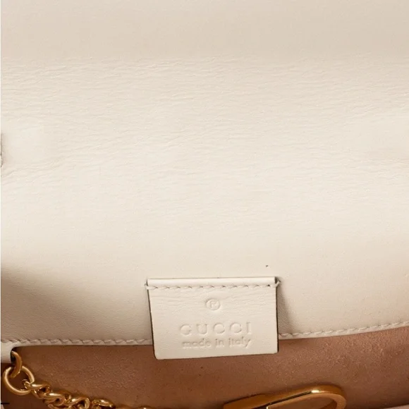 FLASH SALE!!!✨💎GORGEOUS💎✨ GUCCI Sylvie chain crossbody w/ COA, Dustbag & GWP.
